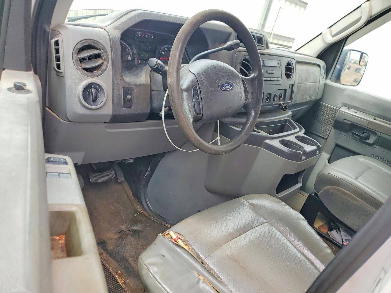 Ford Econoline E250 Van