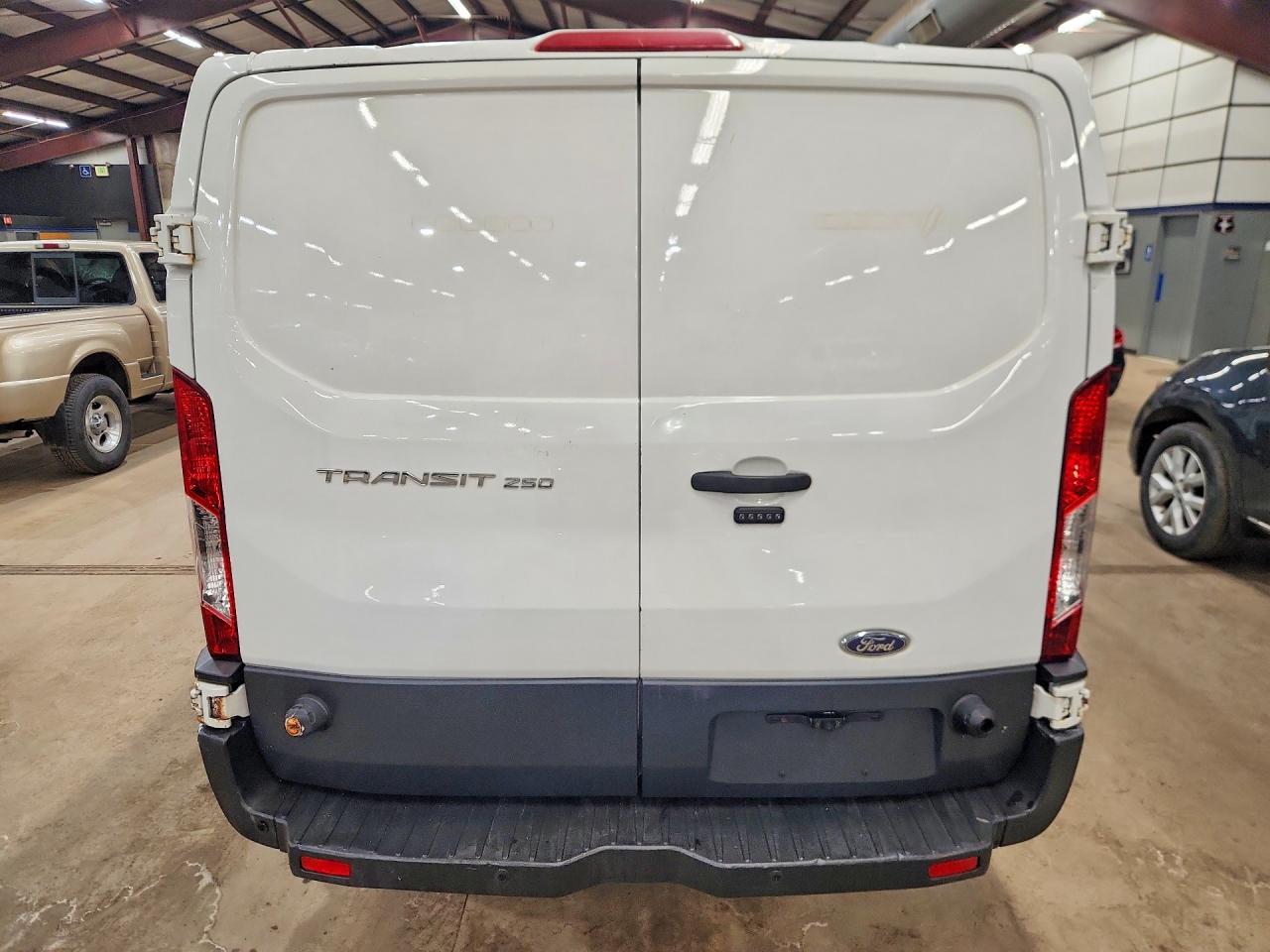 Ford Transit T-250