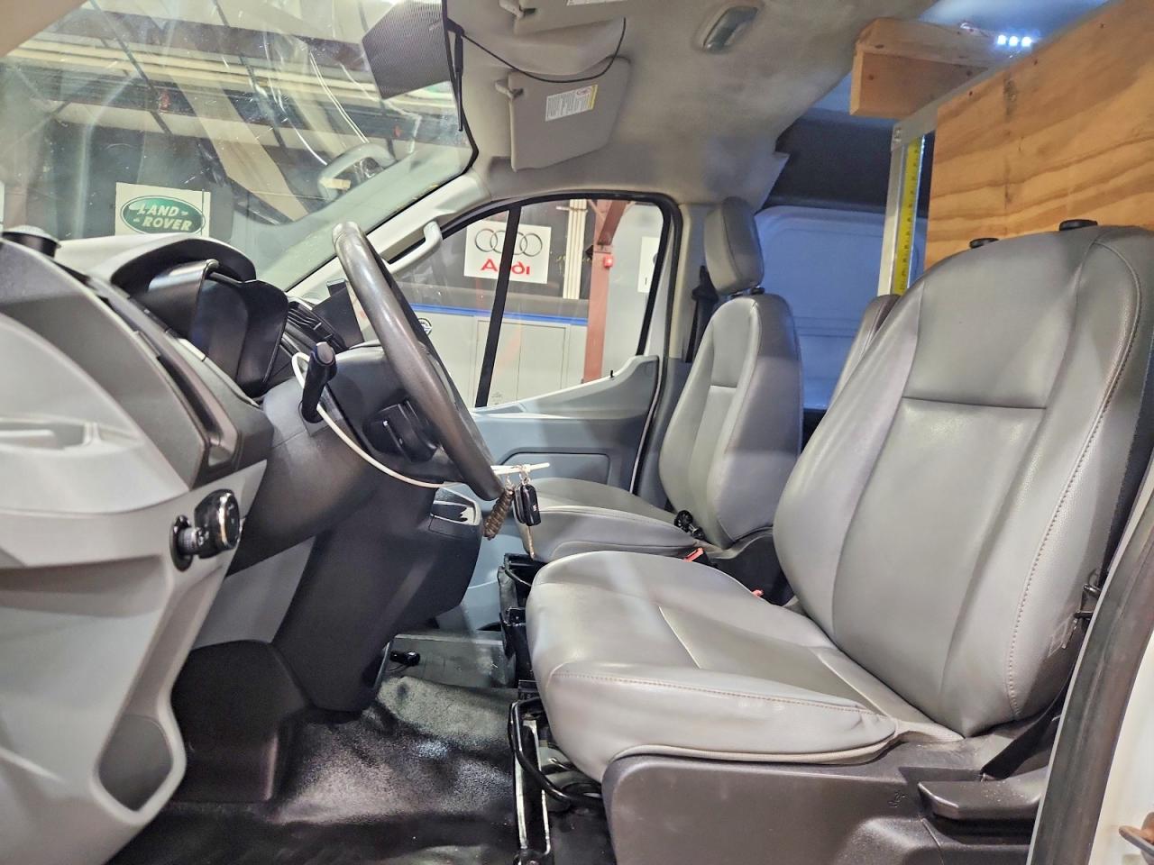Ford Transit T-250