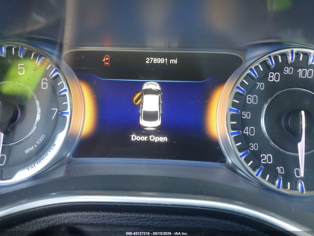 Chrysler 200 C