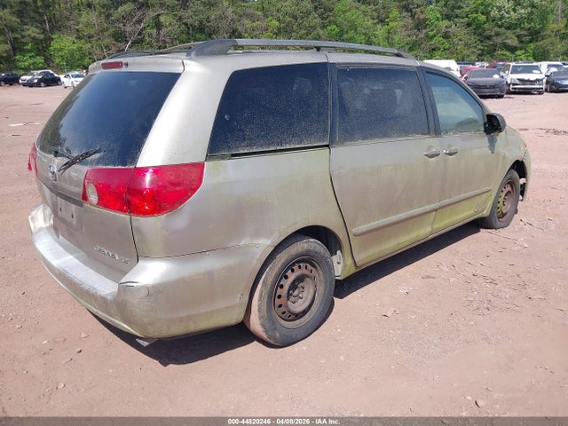 Toyota Sienna Le