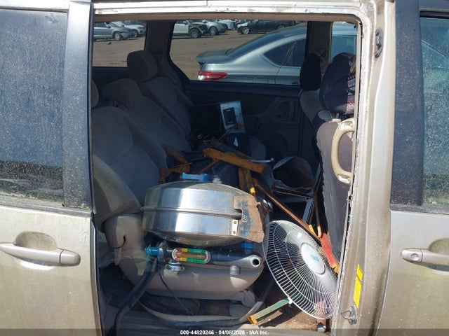 Toyota Sienna Le
