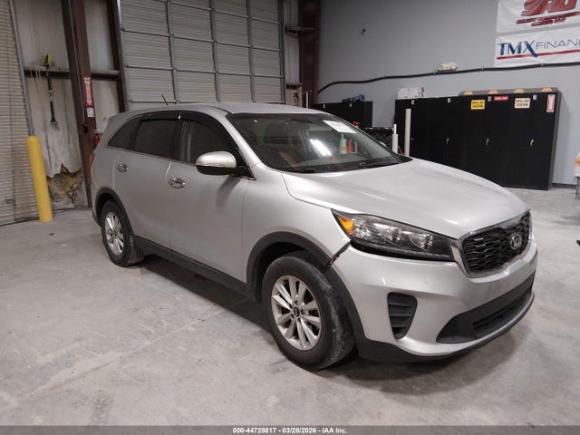 Salvage Kia Sorento Image