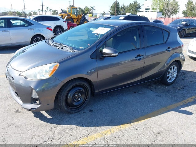Toyota Prius c Four
