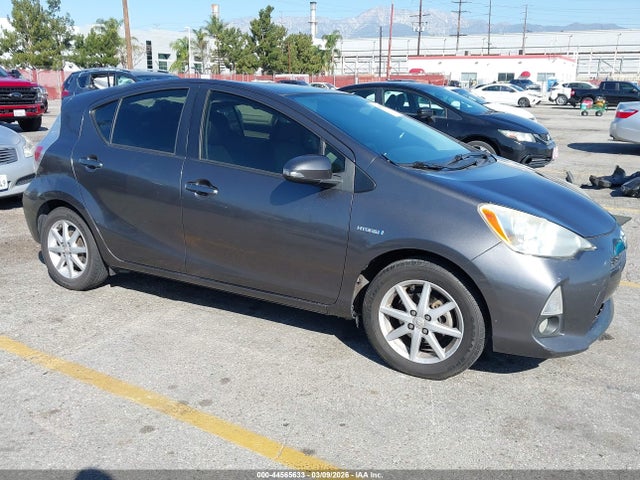 Salvage Toyota Prius c Image