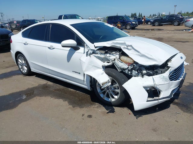 Salvage Ford Fusion Image