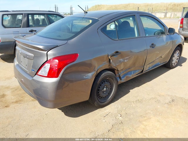 Nissan Versa 1.6 S+