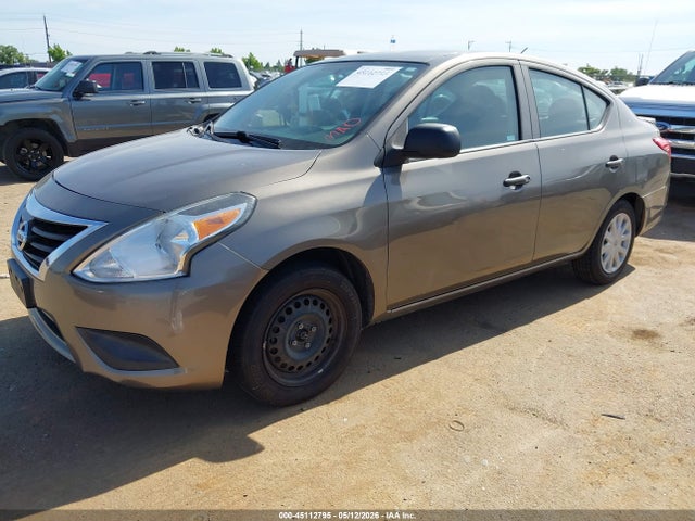 Nissan Versa 1.6 S+