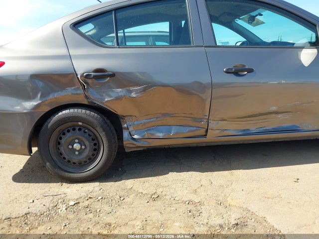 Nissan Versa 1.6 S+
