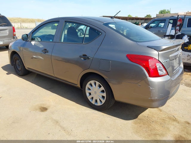 Nissan Versa 1.6 S+