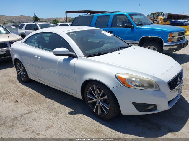 Salvage Volvo C70 Image