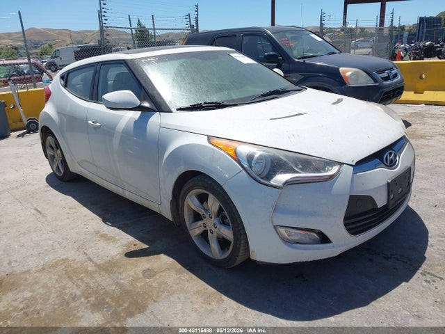 Salvage Hyundai VELOSTER Image