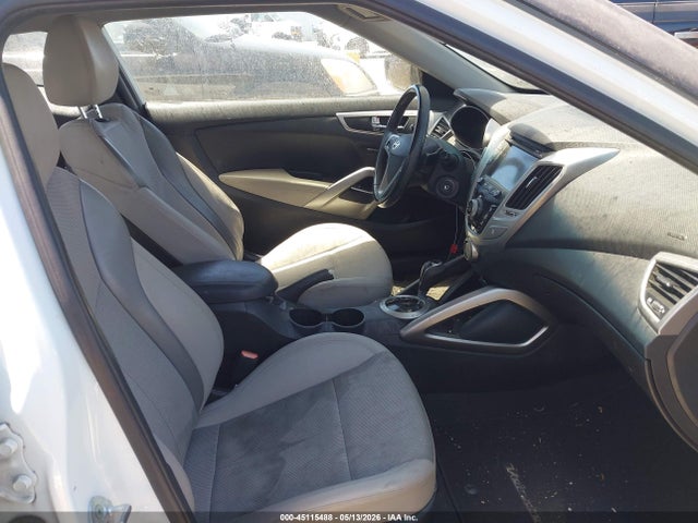 Hyundai VELOSTER