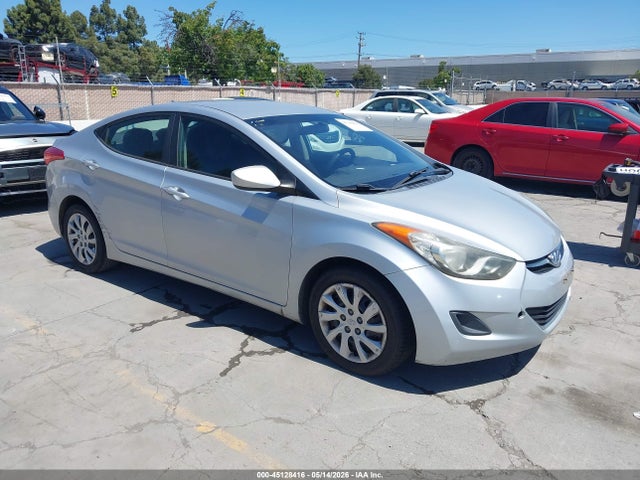 Salvage Hyundai ELANTRA Image