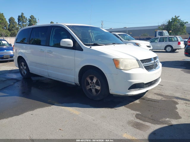 Salvage Dodge Grand Caravan Image