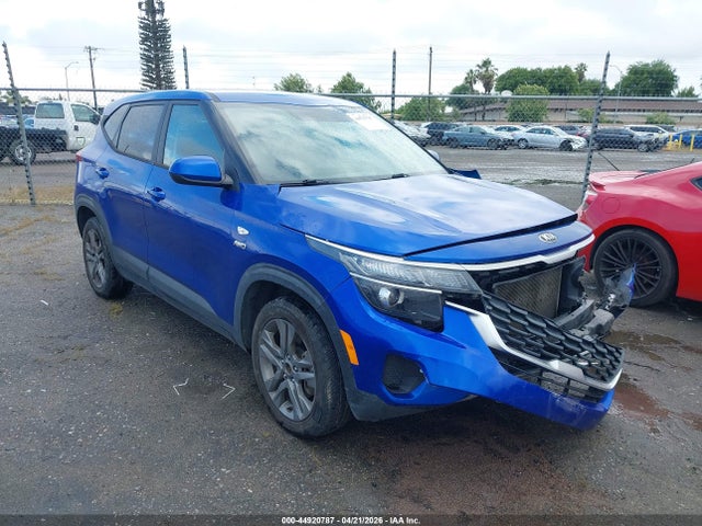 Salvage Kia Seltos Image