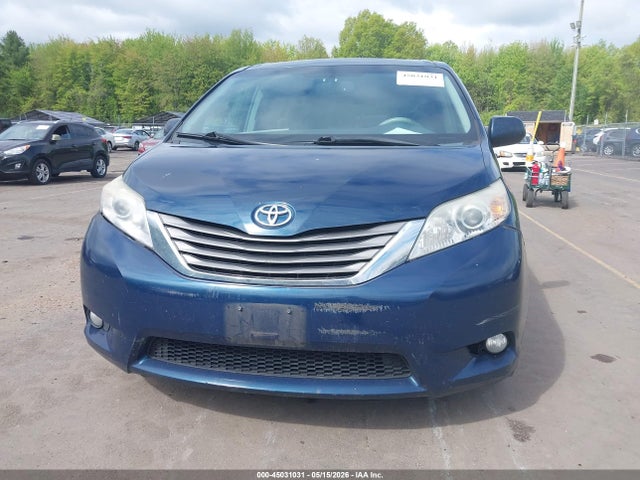 Toyota Sienna Xle