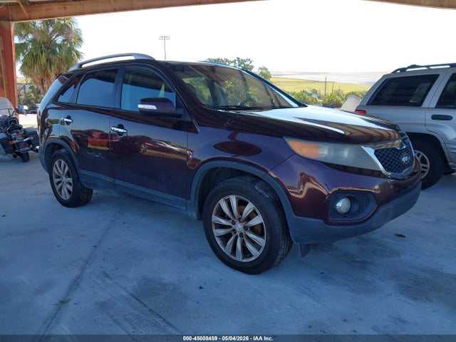 Salvage Kia Sorento Image