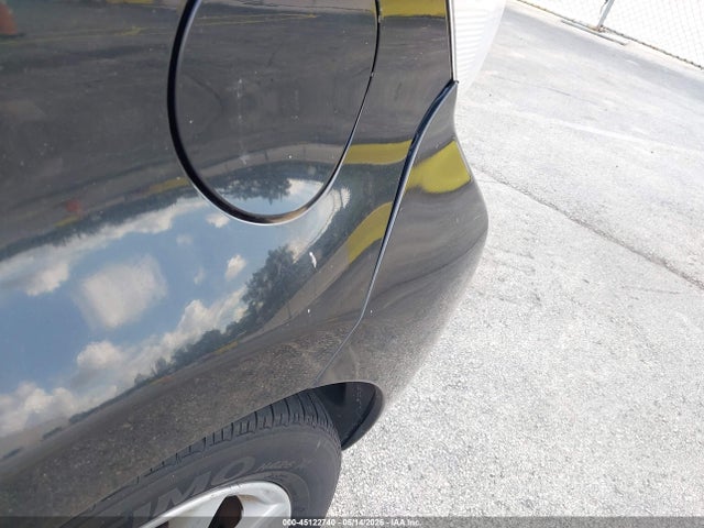 Toyota Prius c Three
