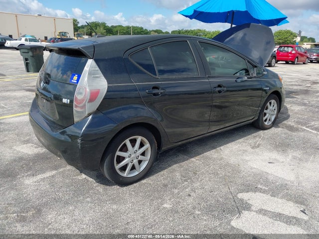 Toyota Prius c Three