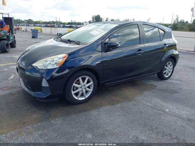 Toyota Prius c Three