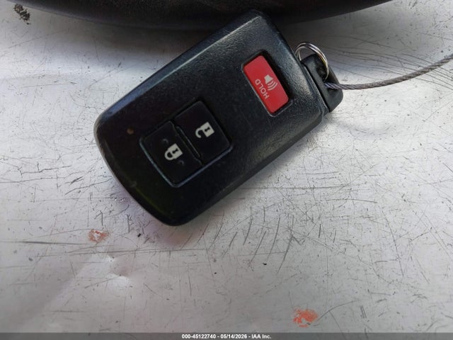 Toyota Prius c Three