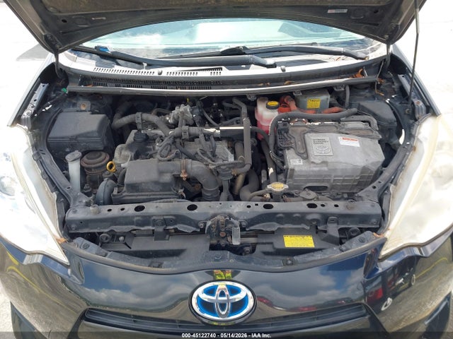 Toyota Prius c Three