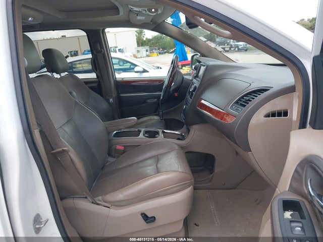 Chrysler Town & Country Limited Platinum