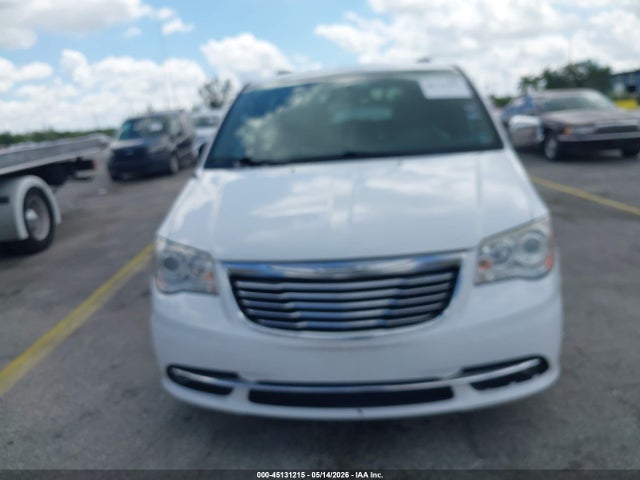 Chrysler Town & Country Limited Platinum