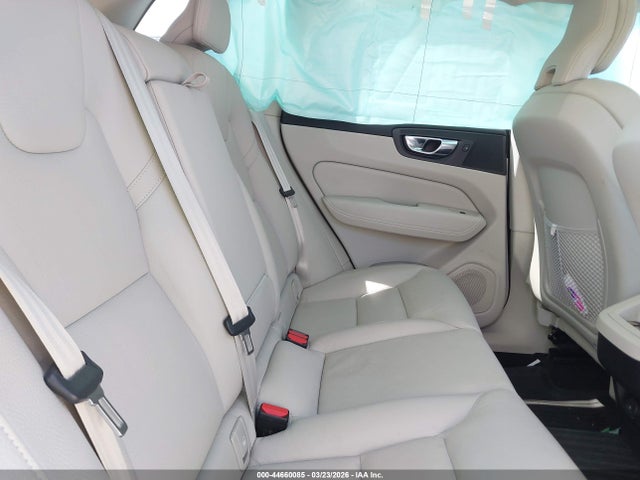 Volvo XC60 B5 Momentum