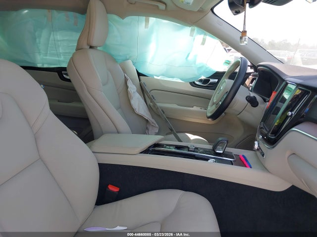 Volvo XC60 B5 Momentum