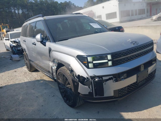 Salvage Hyundai SANTA FE Image