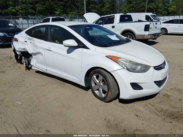 Salvage Hyundai ELANTRA Image