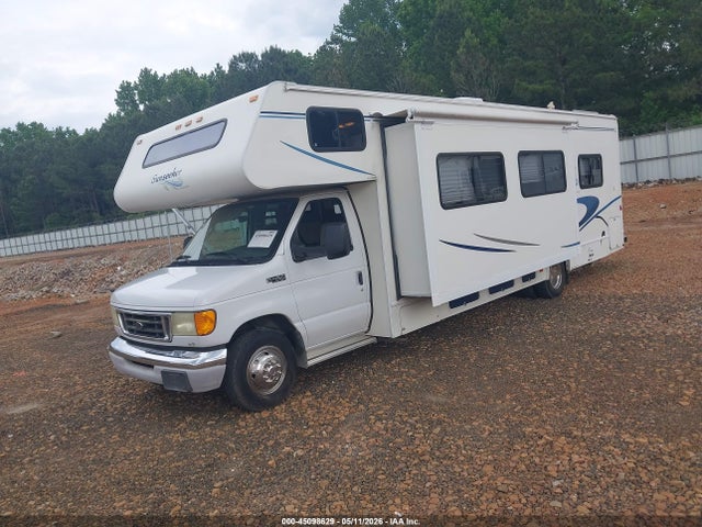 Ford E-450 Standard