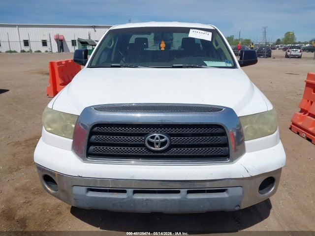 Toyota Tundra Base 5.7l V8