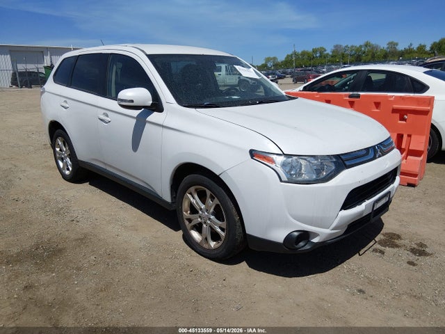 Salvage Mitsubishi Outlander Image