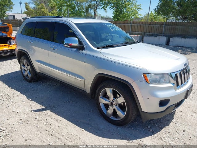 Salvage Jeep Grand Cherokee Image