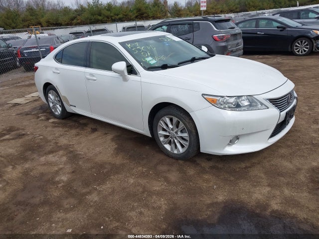 Salvage Lexus Es Image