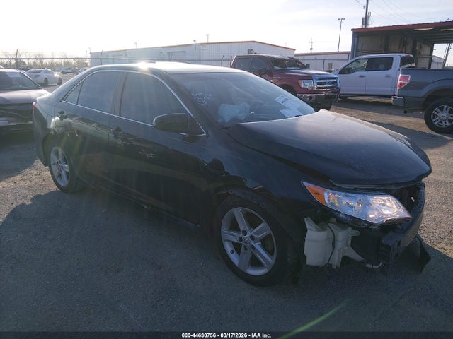 Salvage Toyota Camry Image