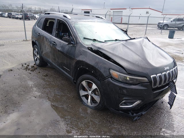 Salvage Jeep Cherokee Image