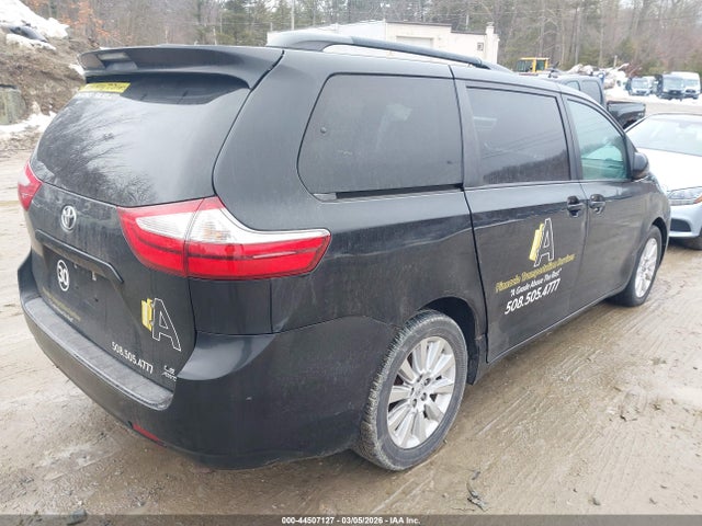 Toyota Sienna Le 7 Passenger