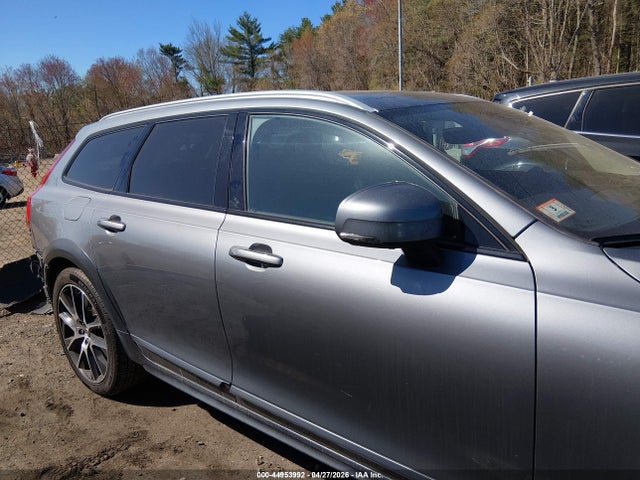 Volvo V90 Cross Country T6