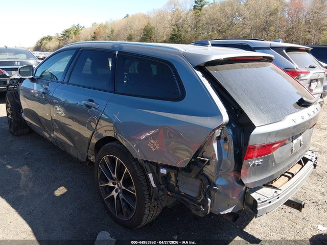 Volvo V90 Cross Country T6
