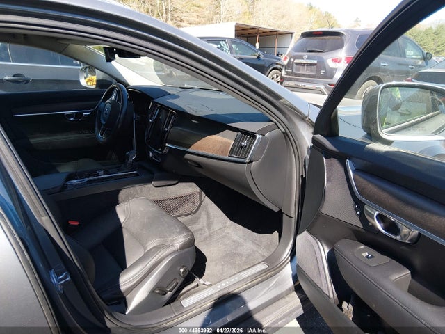 Volvo V90 Cross Country T6