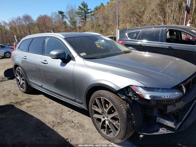 Salvage Volvo V90 Cross Country Image