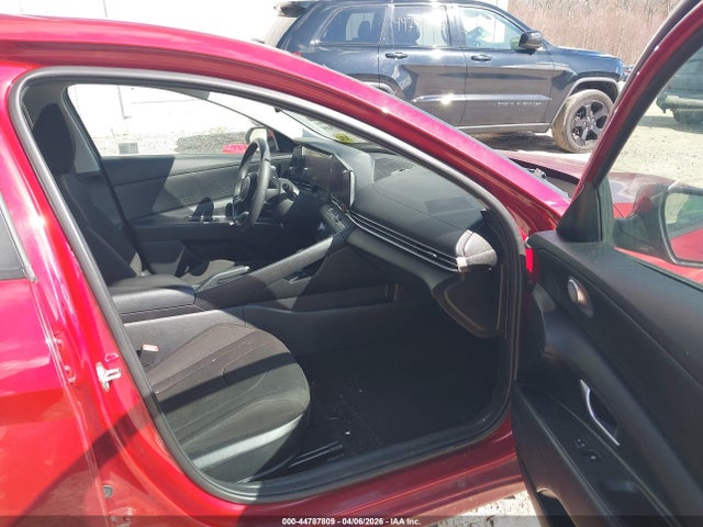 Hyundai ELANTRA Sel