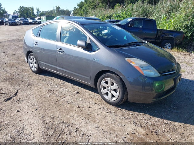 Salvage Toyota Prius Image