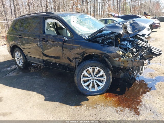 Salvage Volkswagen Tiguan Image