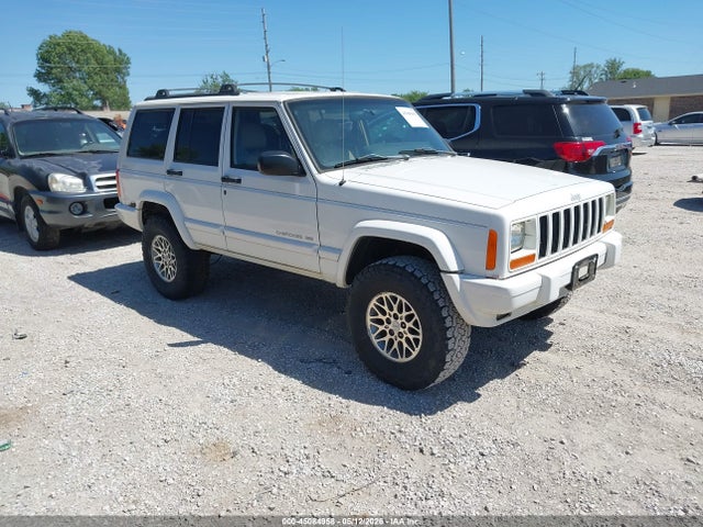 Salvage Jeep Cherokee Image