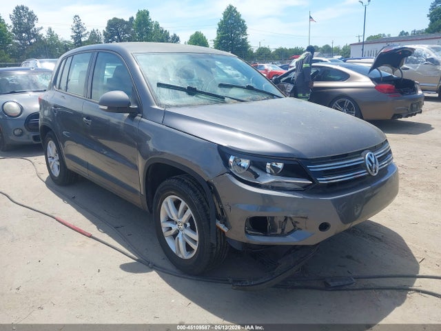 Salvage Volkswagen Tiguan Image